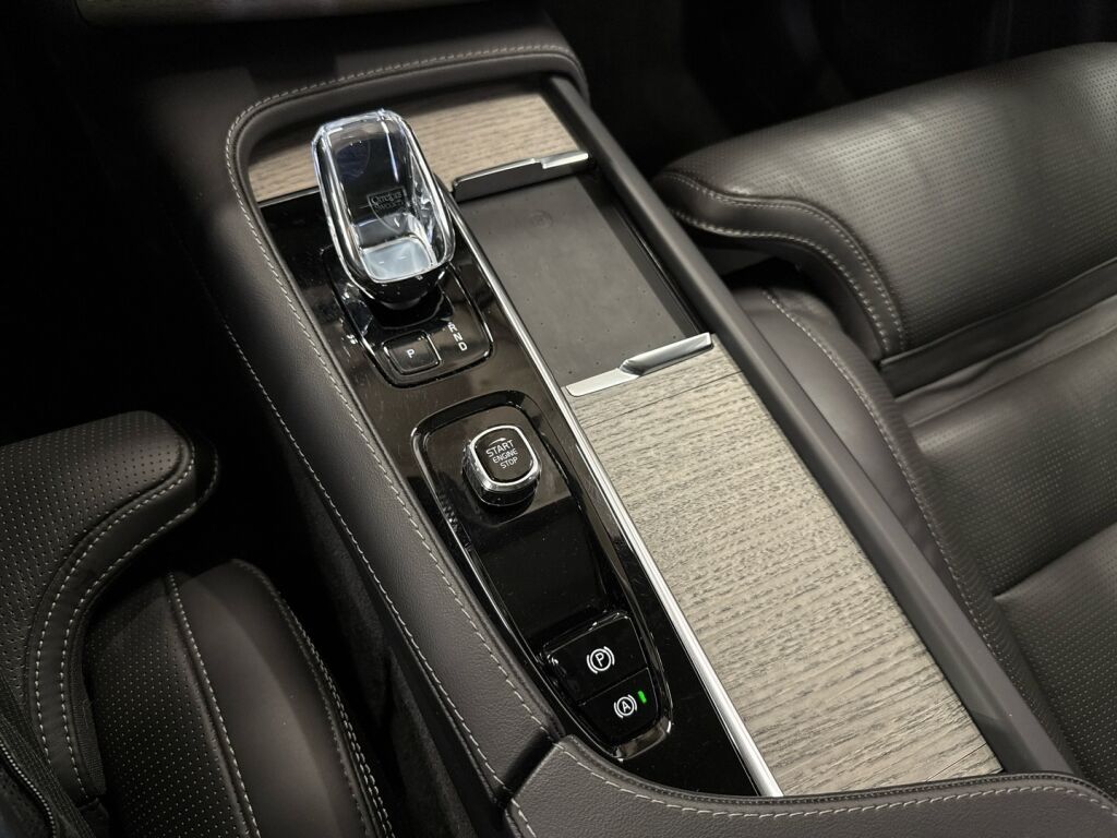 Volvo XC90 2023 Bright dusk metalli