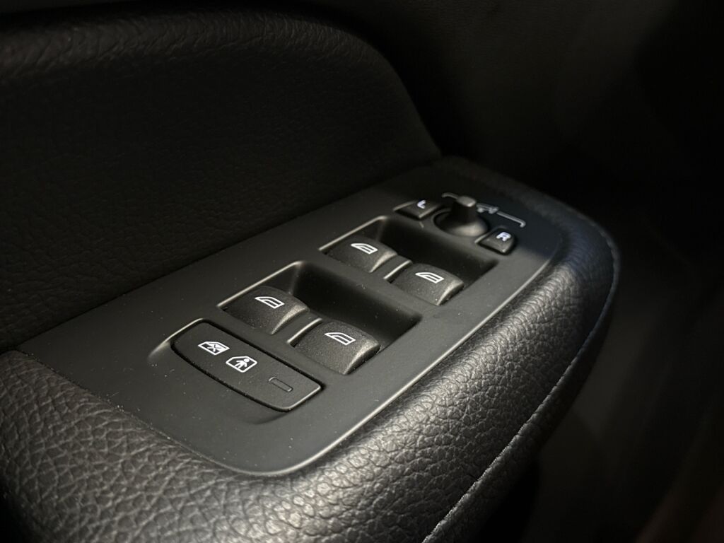 Volvo S60 2021 Sininen