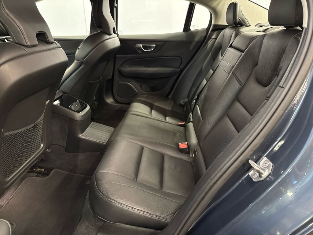 Volvo S60 2021 Sininen