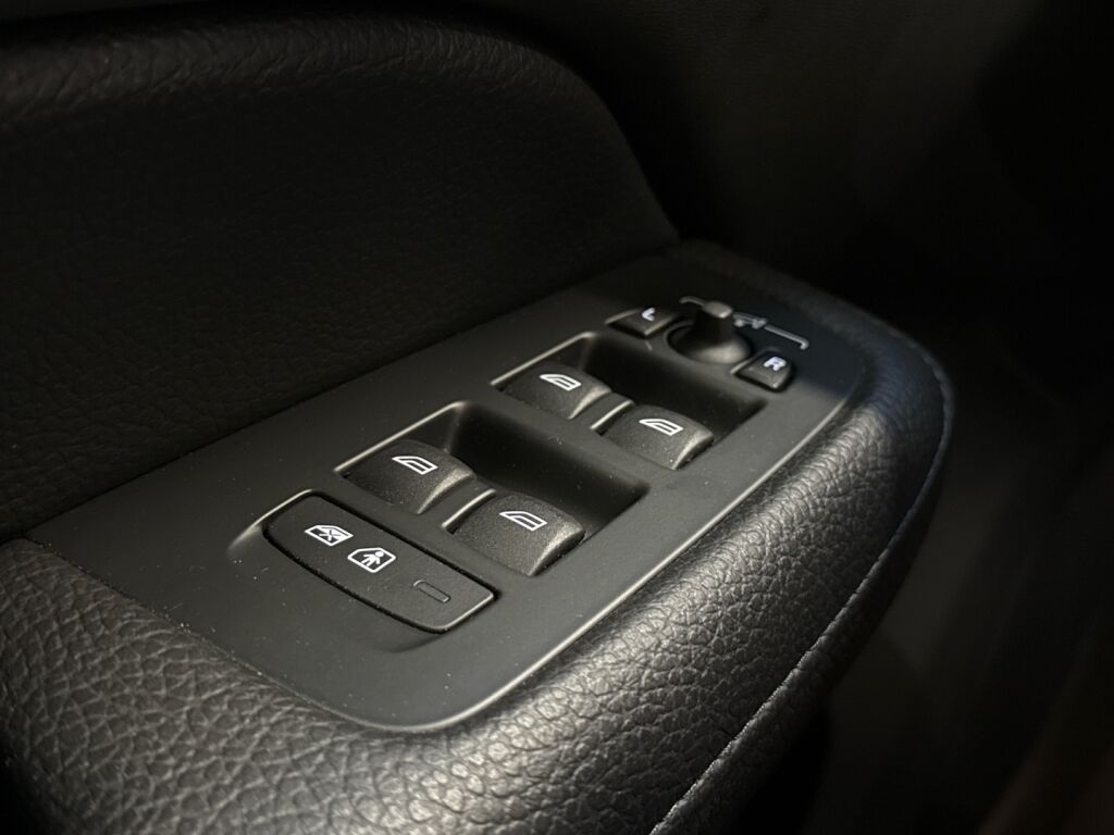 Volvo S60 2021 Sininen