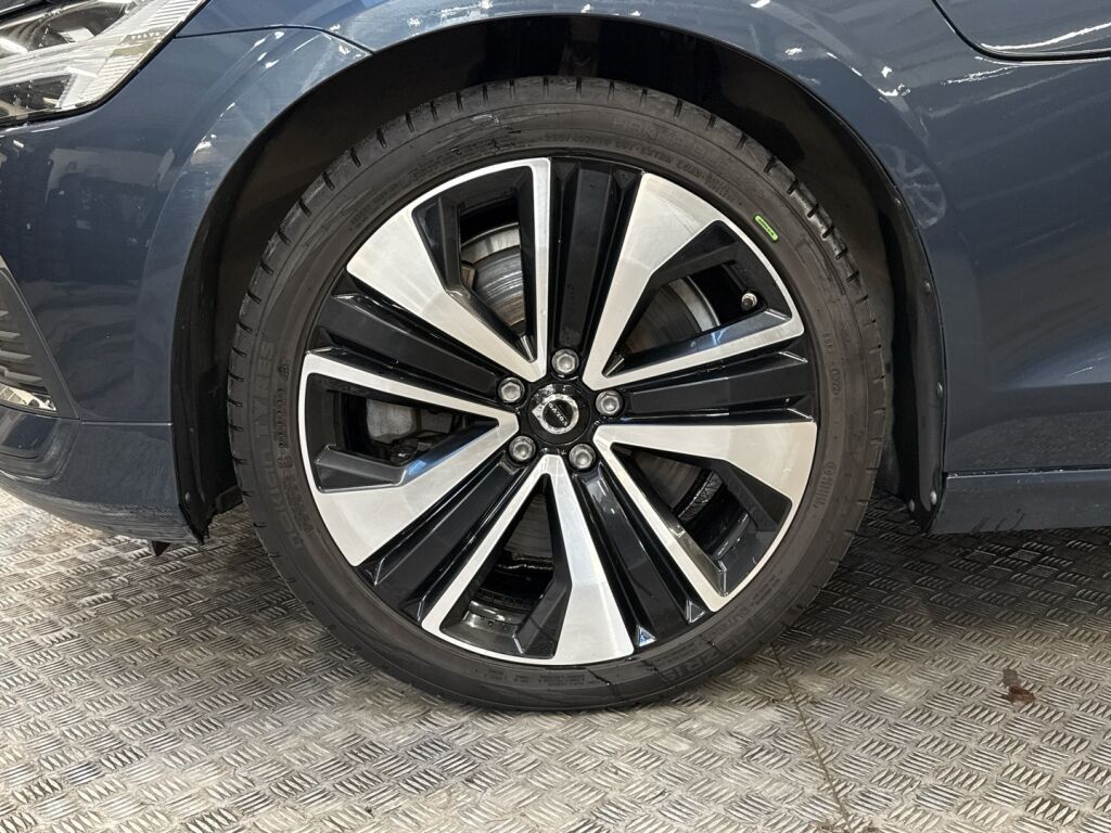 Volvo S60 2021 Sininen