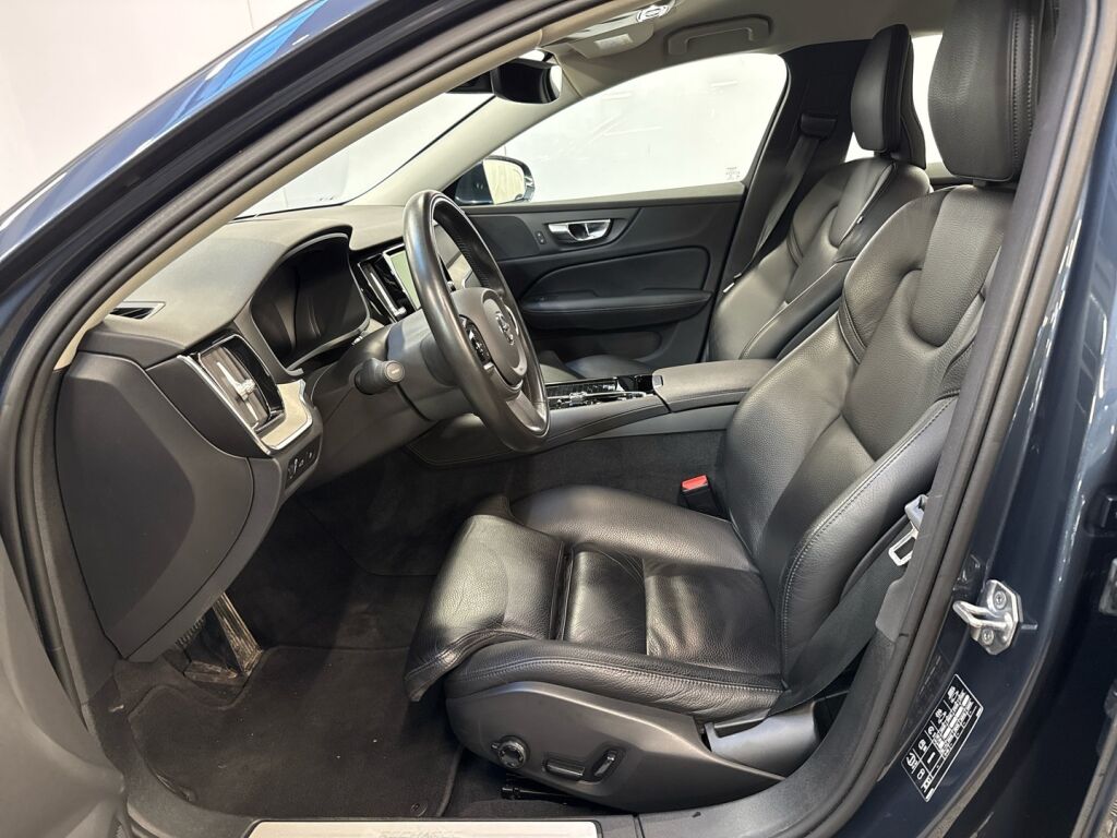 Volvo S60 2021 Sininen