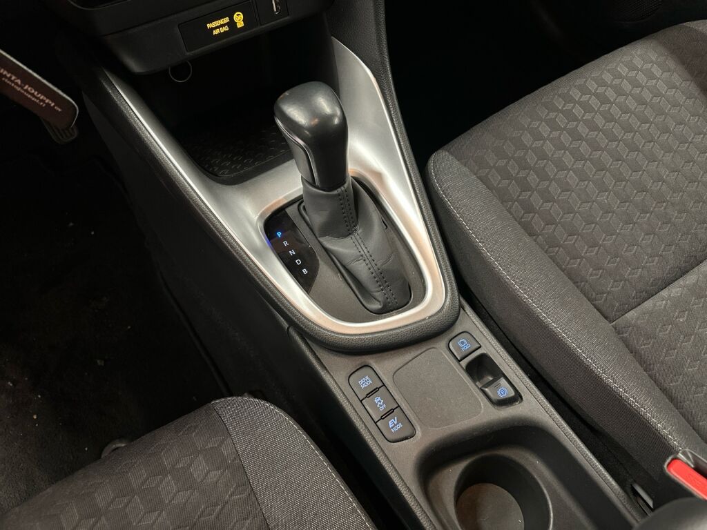 Toyota Yaris 2022 Sininen