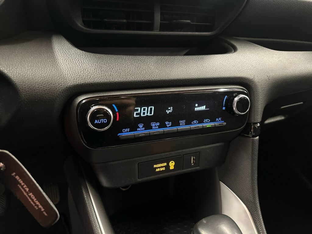Toyota Yaris 2022 Sininen