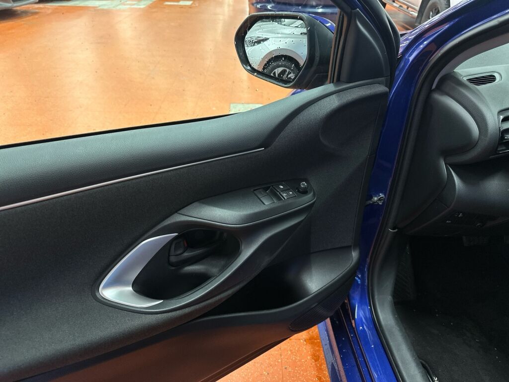 Toyota Yaris 2022 Sininen