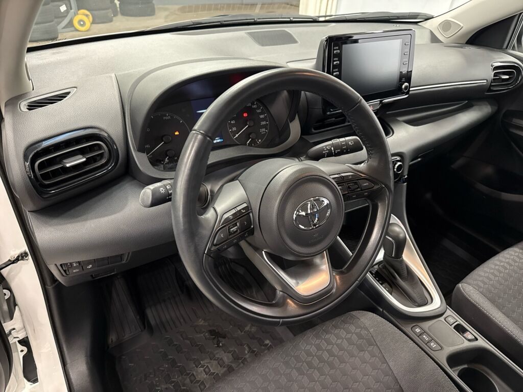Toyota Yaris 2023 Valkoinen