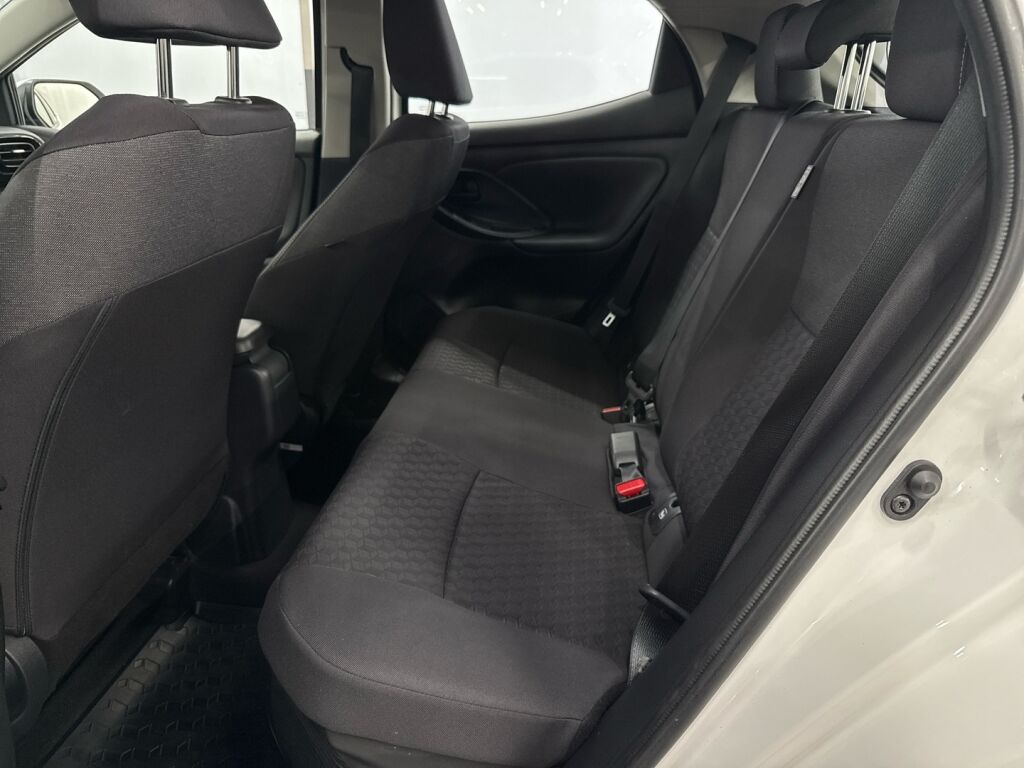 Toyota Yaris 2023 Valkoinen