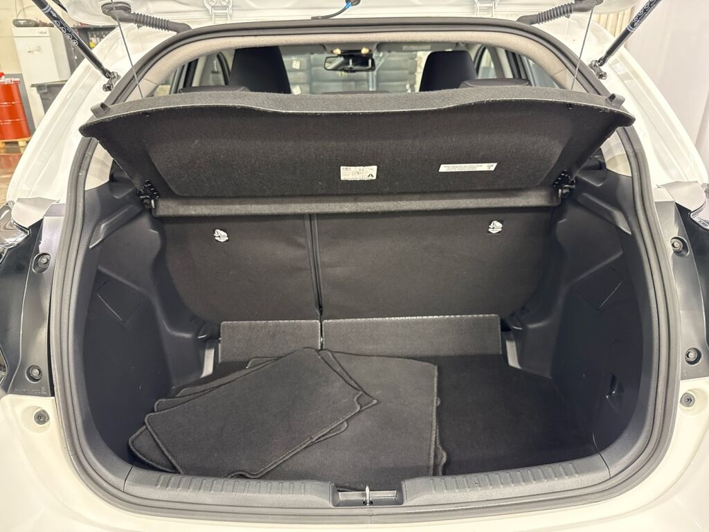 Toyota Yaris 2023 Valkoinen