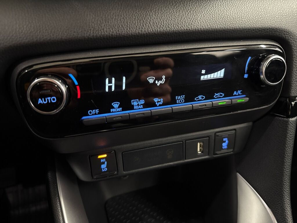 Toyota Yaris 2023 Valkoinen