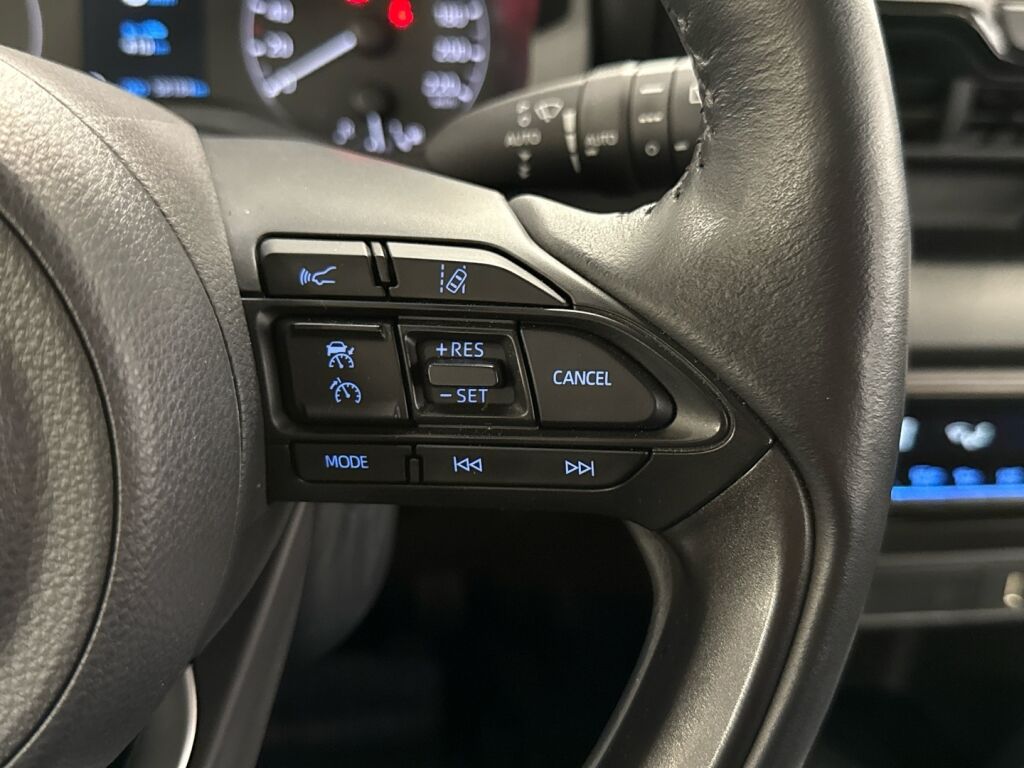 Toyota Yaris 2023 Valkoinen