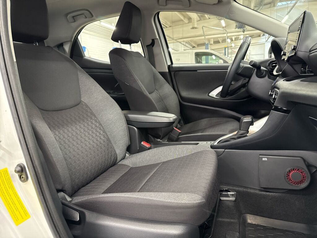 Toyota Yaris 2023 Valkoinen