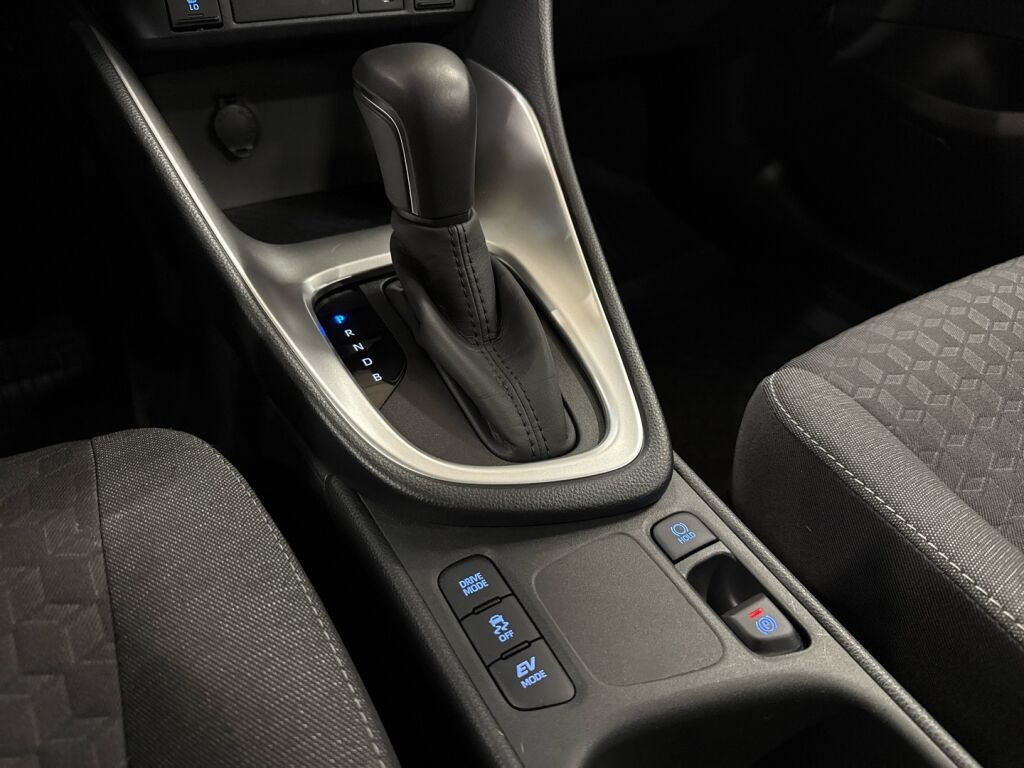 Toyota Yaris 2023 Valkoinen