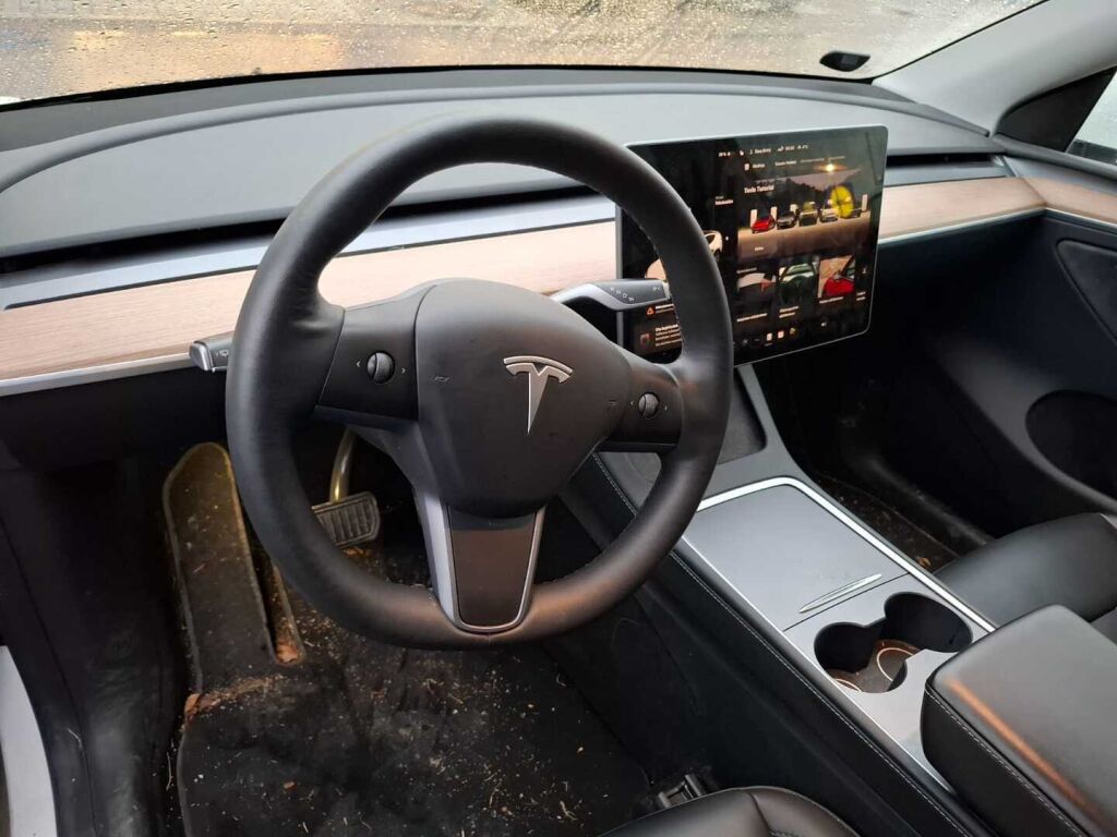 Tesla Model Y 2022 Valkoinen