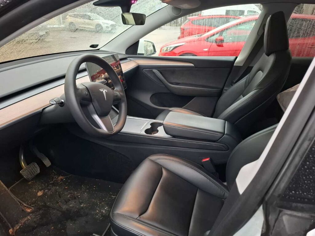 Tesla Model Y 2022 Valkoinen