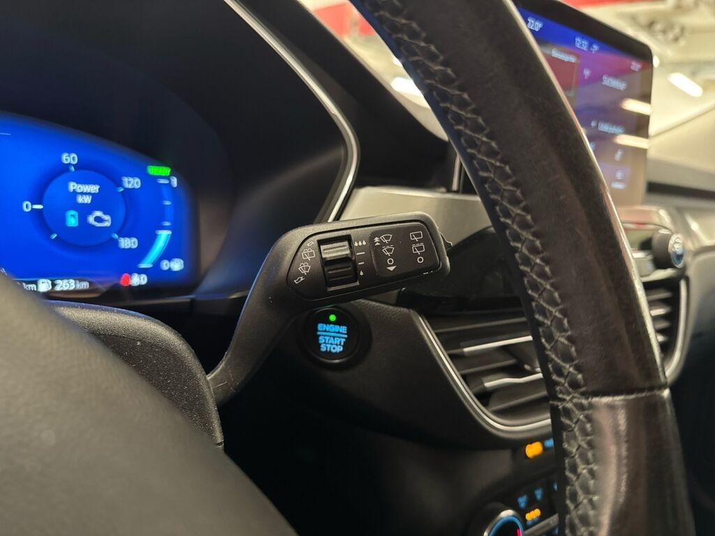 Ford Kuga 2023 Punainen