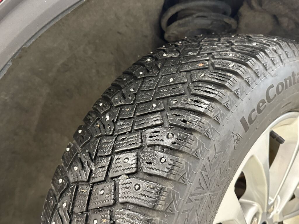 Ford Kuga 2023 Punainen