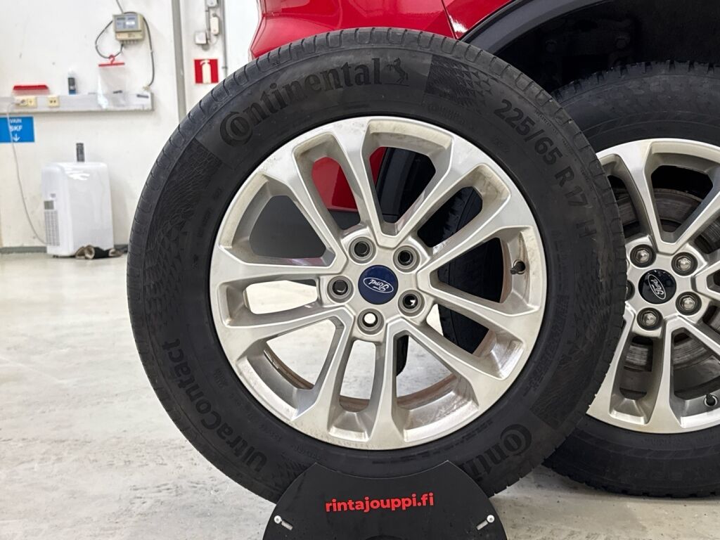 Ford Kuga 2023 Punainen
