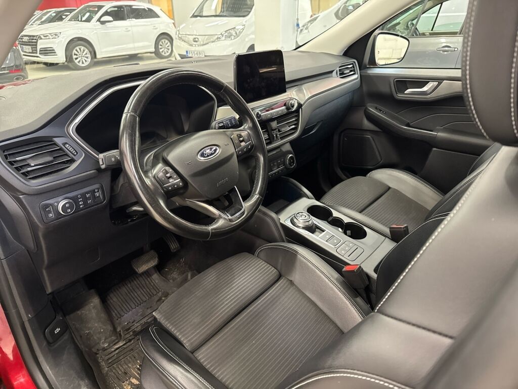 Ford Kuga 2023 Punainen