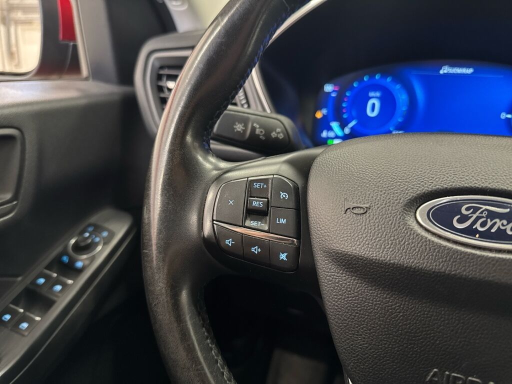 Ford Kuga 2023 Punainen