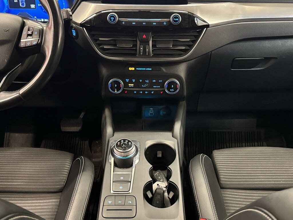 Ford Kuga 2023 Punainen