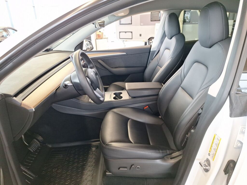 Tesla Model Y 2022 Valkoinen