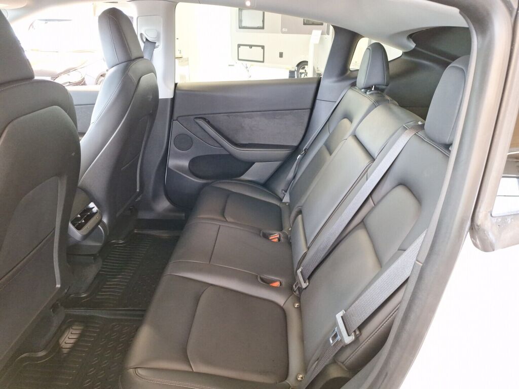 Tesla Model Y 2022 Valkoinen