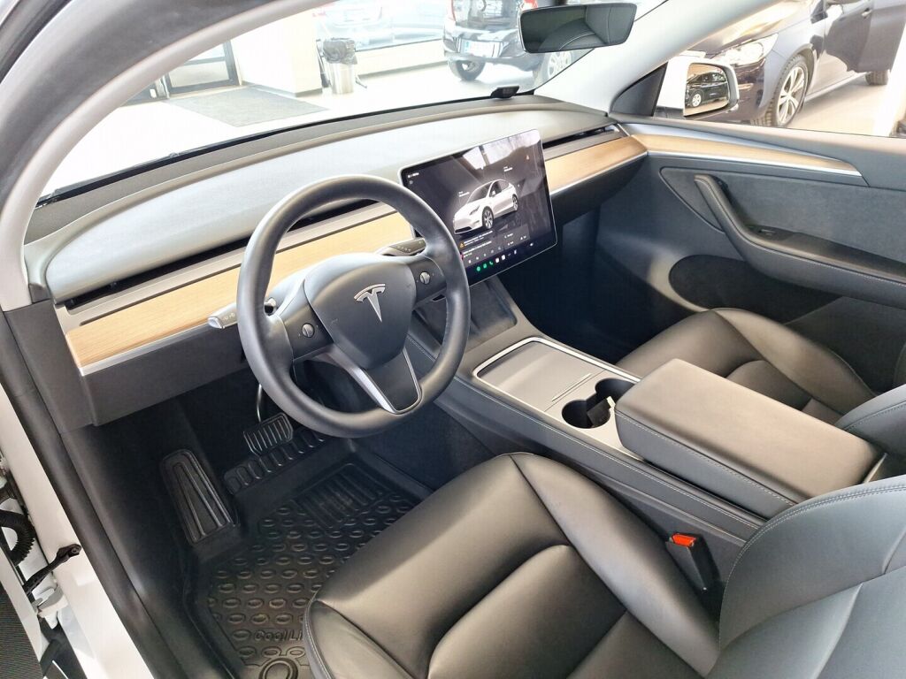 Tesla Model Y 2022 Valkoinen
