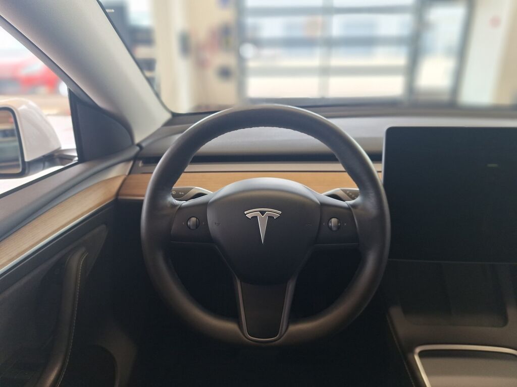 Tesla Model Y 2022 Valkoinen