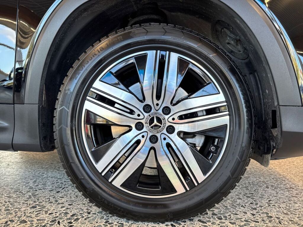 Mercedes-Benz EQB 2022 Musta