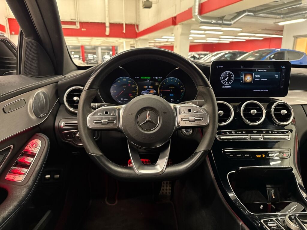 Mercedes-Benz C 2021 Musta