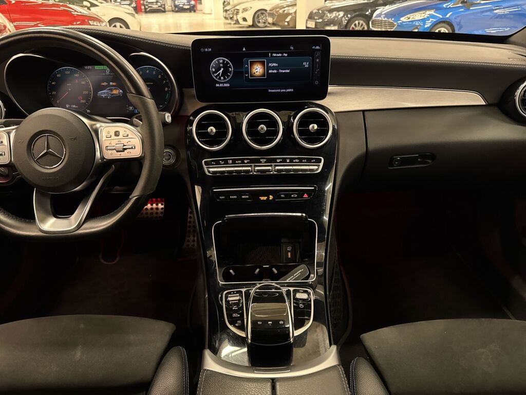 Mercedes-Benz C 2021 Musta