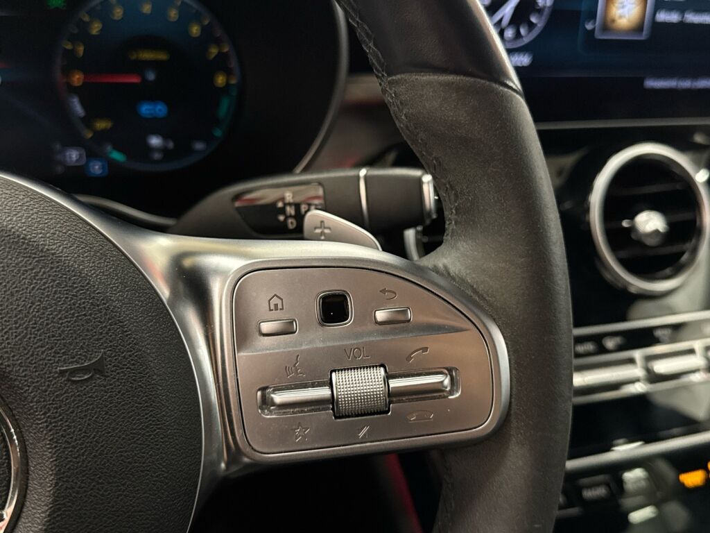 Mercedes-Benz C 2021 Musta