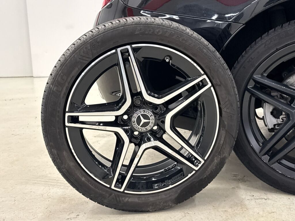 Mercedes-Benz C 2021 Musta