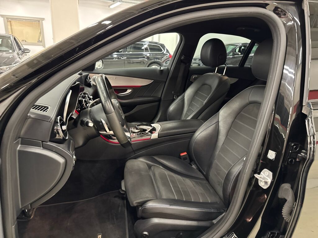 Mercedes-Benz C 2021 Musta