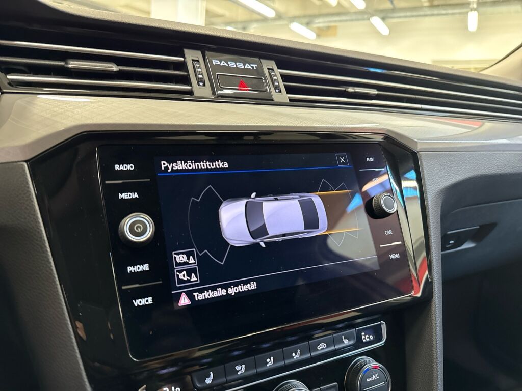 Volkswagen Passat 2019 Valkoinen