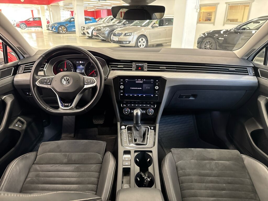 Volkswagen Passat 2019 Valkoinen