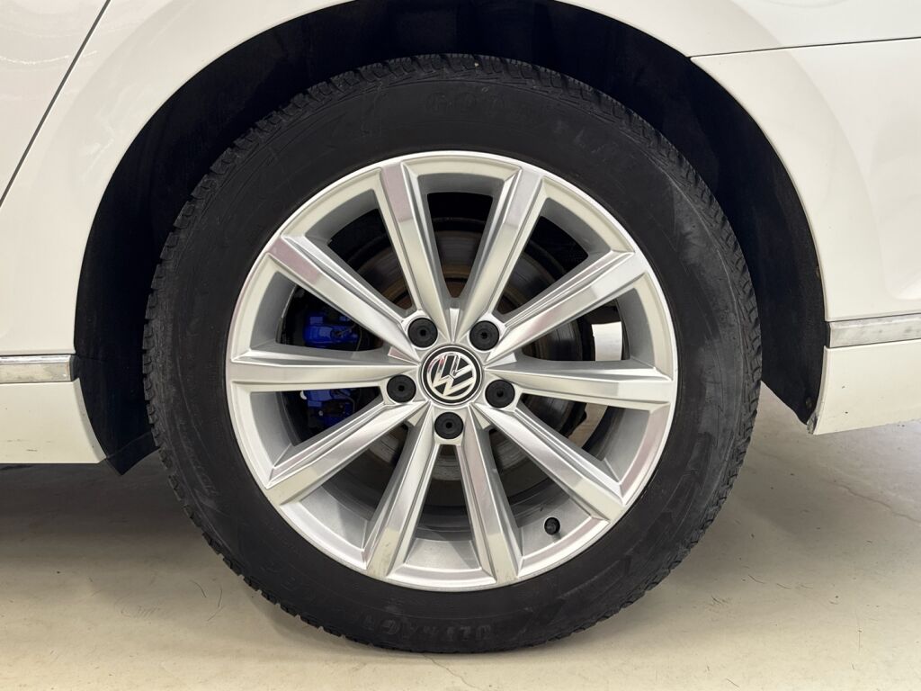 Volkswagen Passat 2019 Valkoinen