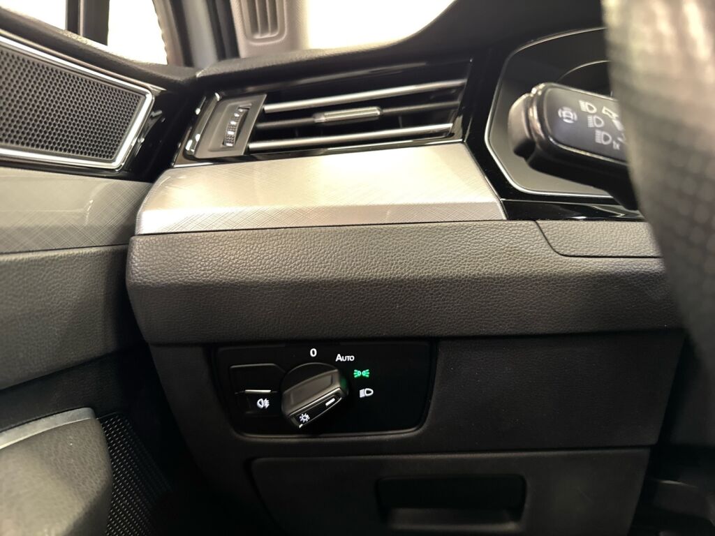 Volkswagen Passat 2019 Valkoinen