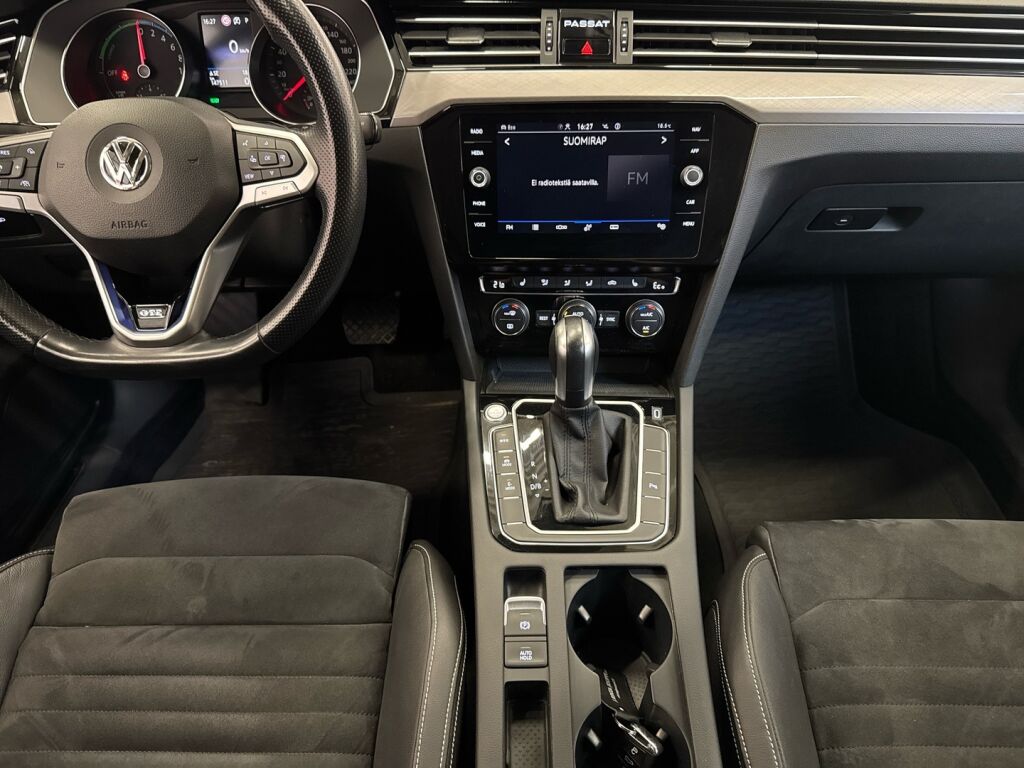 Volkswagen Passat 2019 Valkoinen