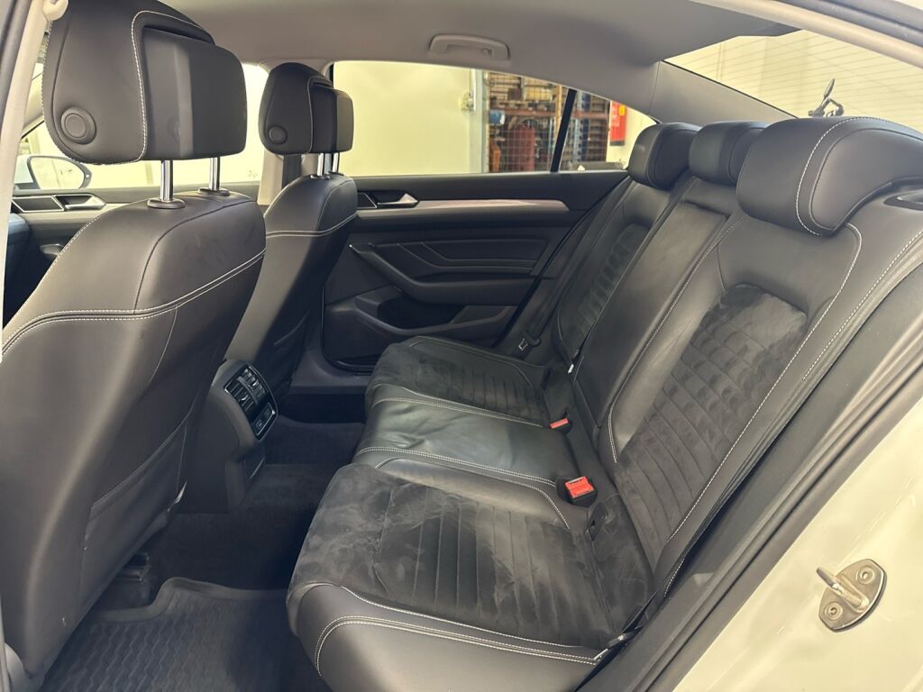 Volkswagen Passat 2019 Valkoinen