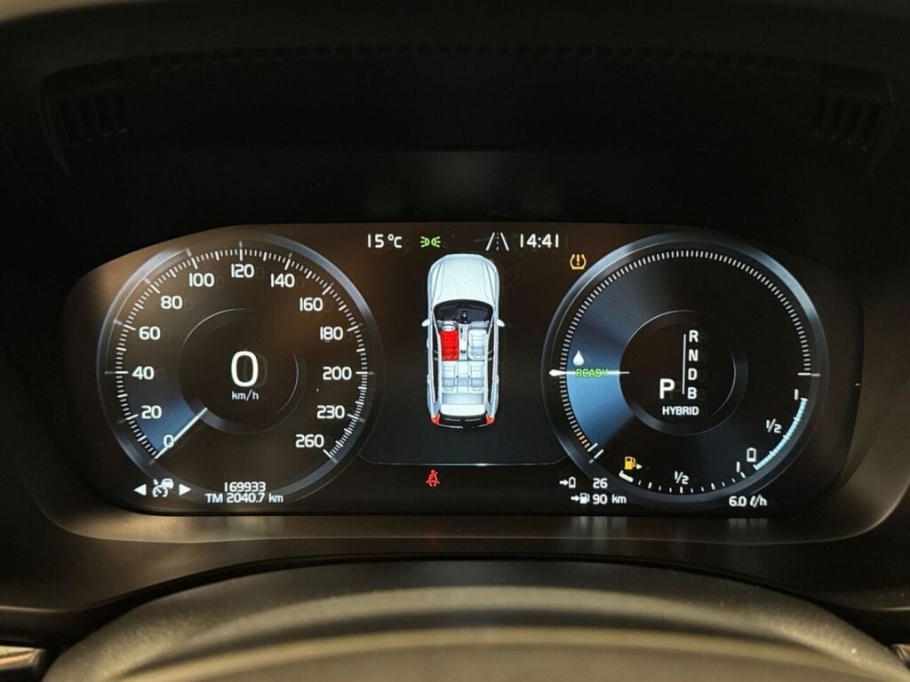 Volvo XC60 2018 Musta