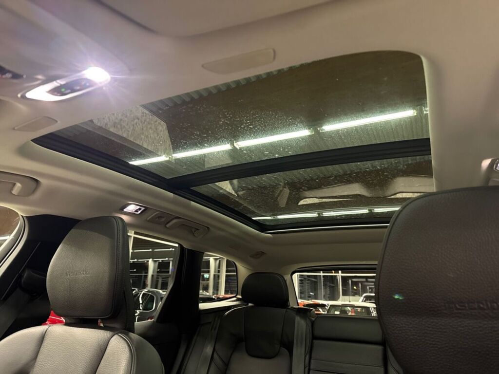 Volvo XC60 2018 Musta