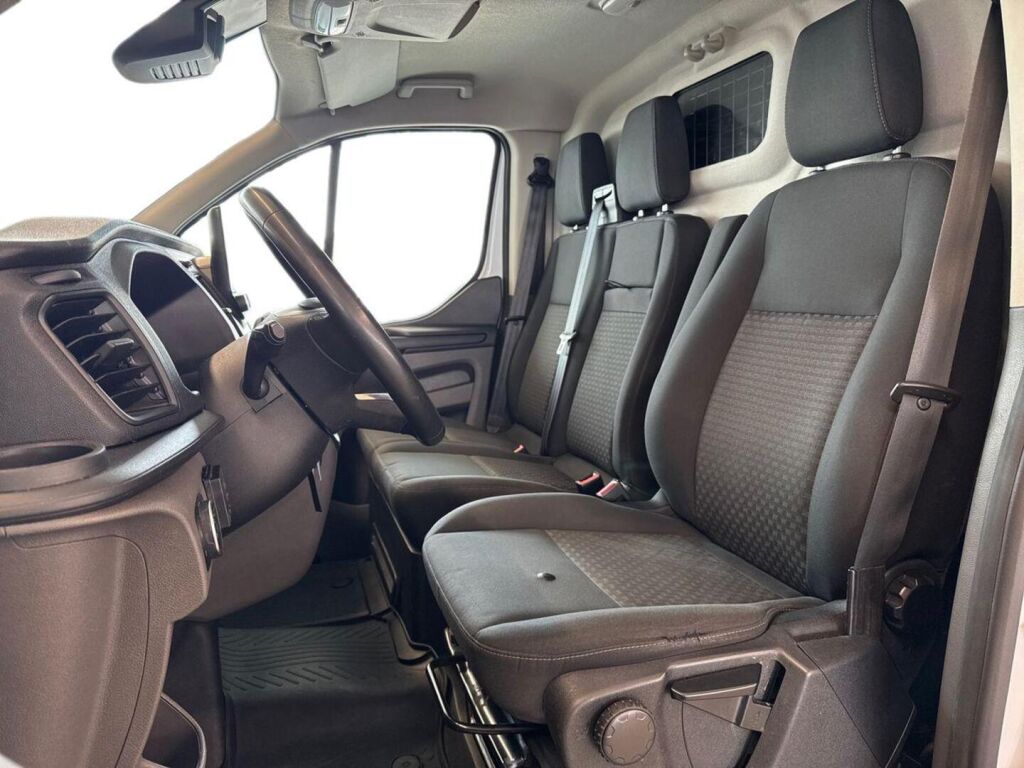 Ford Transit Custom 2023 Valkoinen