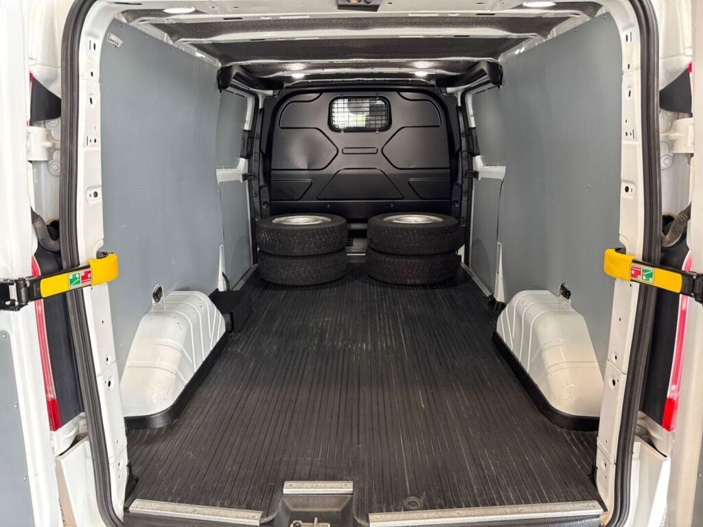 Ford Transit Custom 2023 Valkoinen