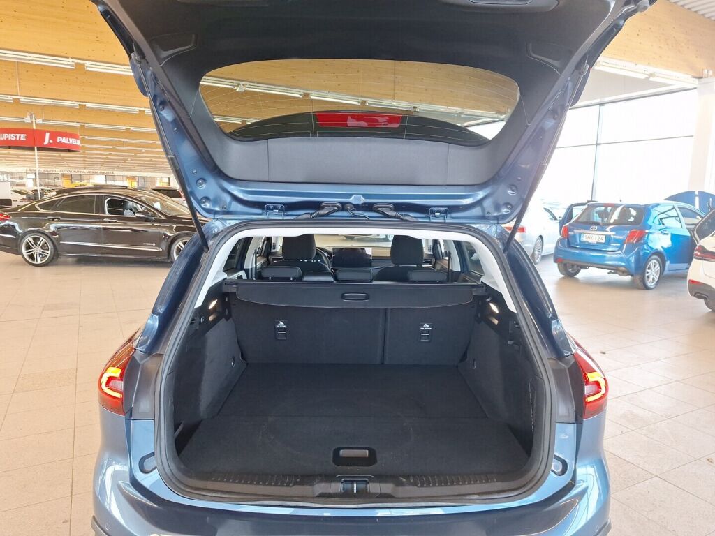 Ford Focus 2023 Sininen