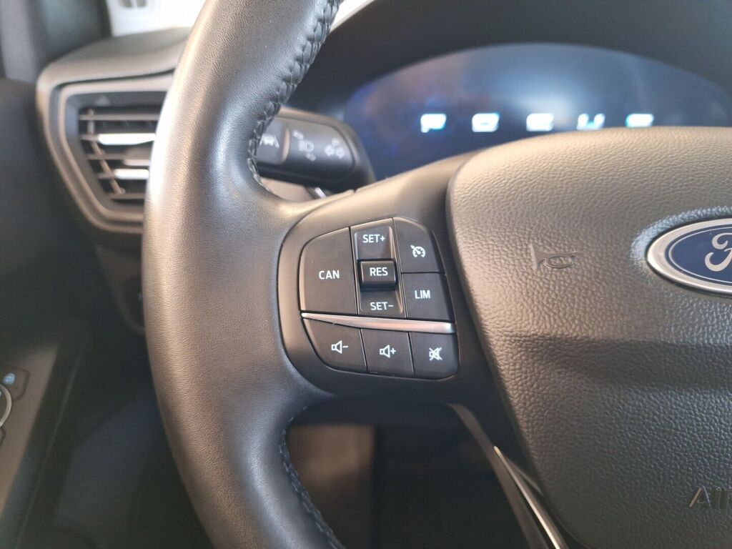 Ford Focus 2023 Sininen