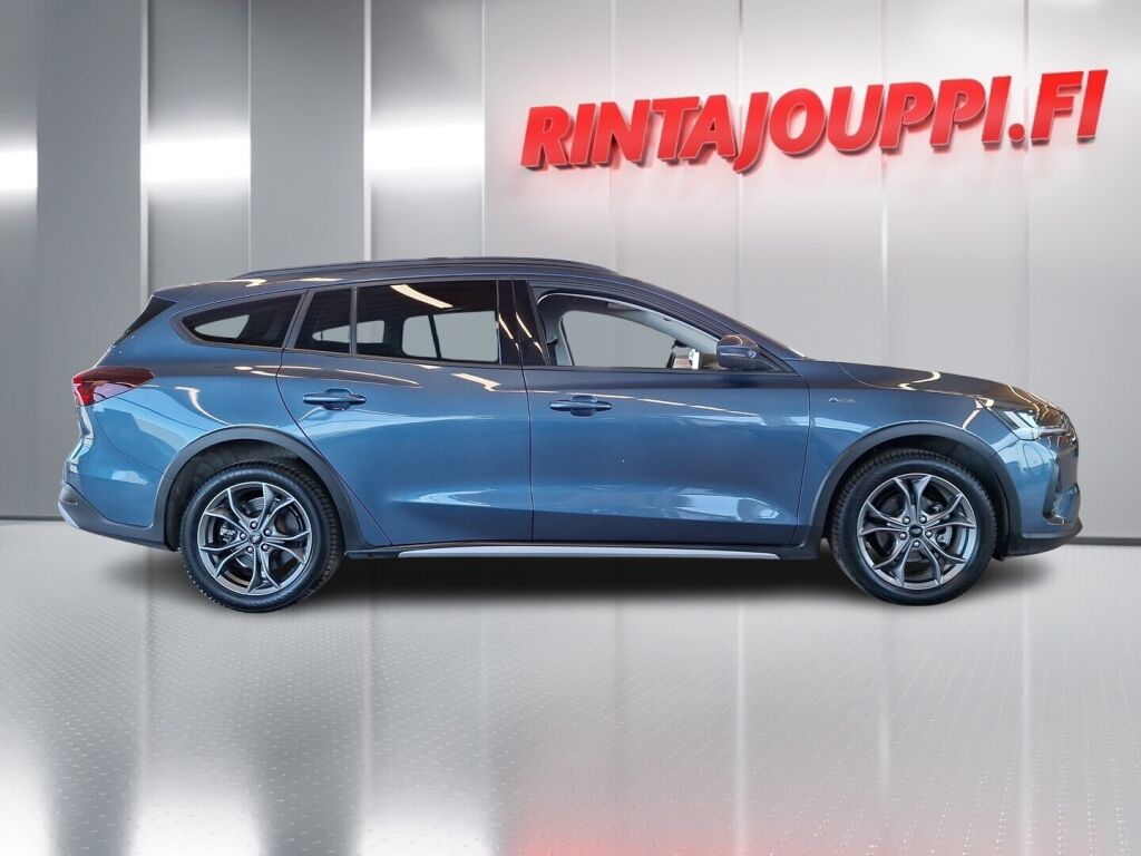 Ford Focus 2023 Sininen