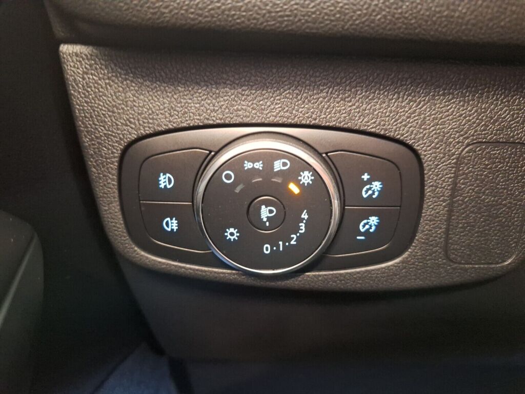 Ford Focus 2023 Sininen