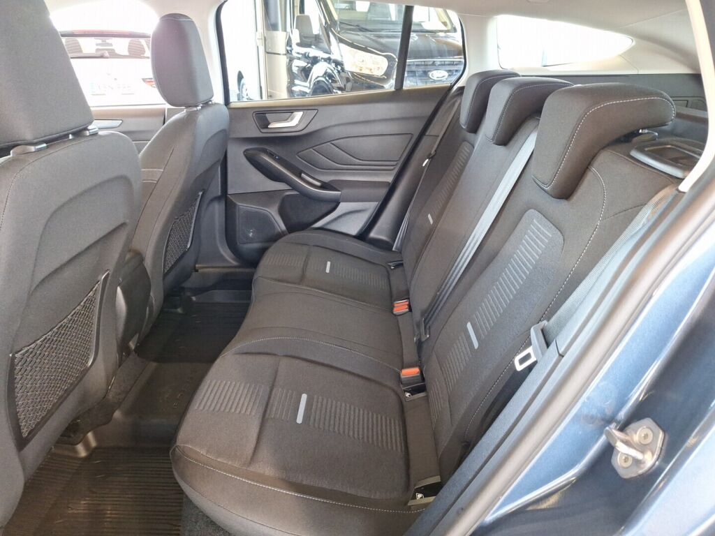 Ford Focus 2023 Sininen