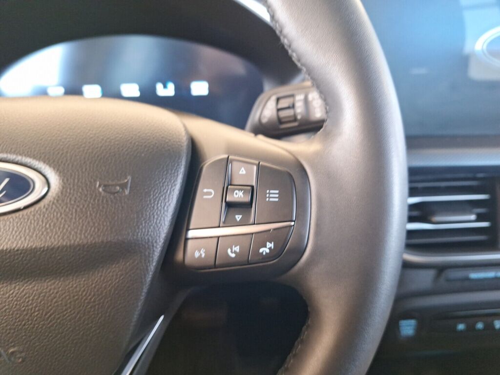 Ford Focus 2023 Sininen